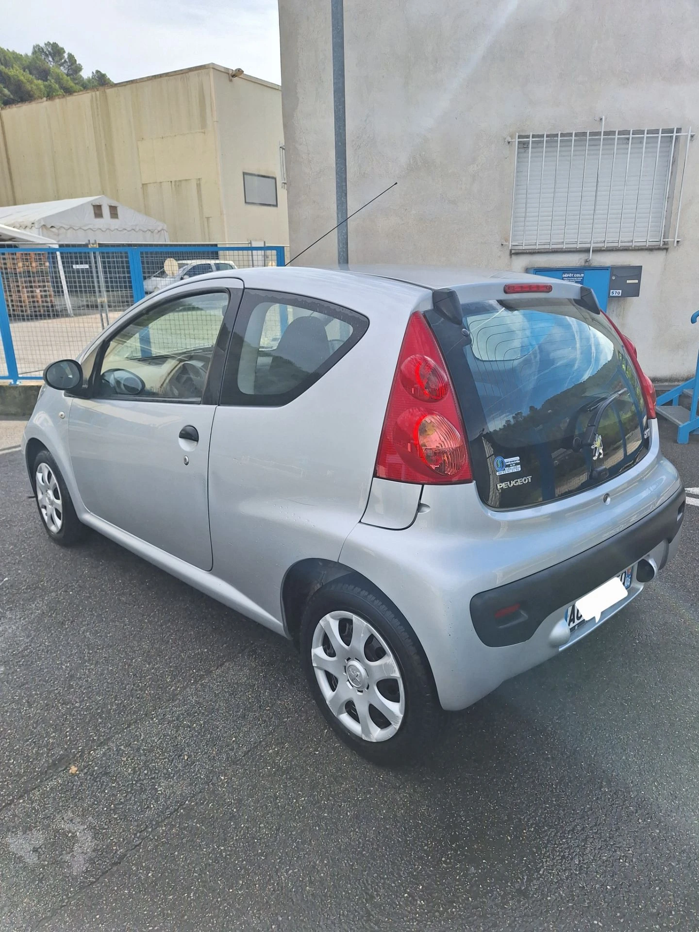 Peugeot 107 / Faible Kilométrage ! - Vue 3