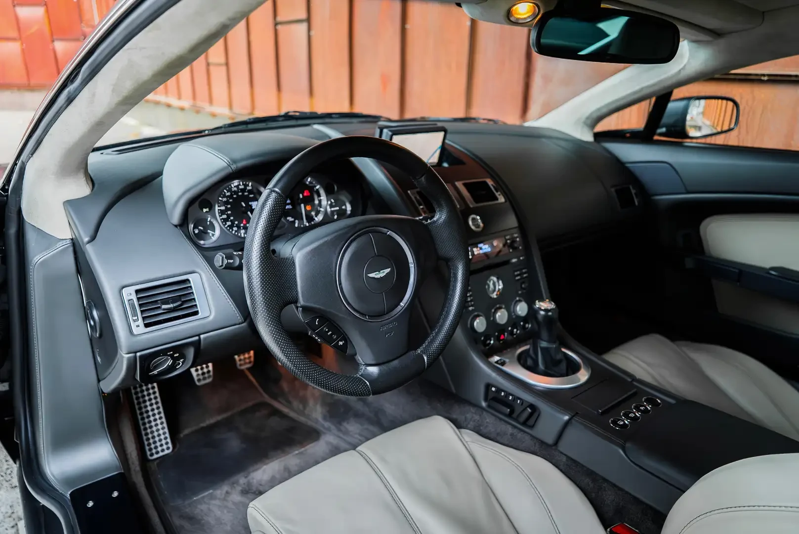 Aston Martin Vantage 4.3 V8 - Boite Manuelle - Embrayage remplacé - Historique complet Aston