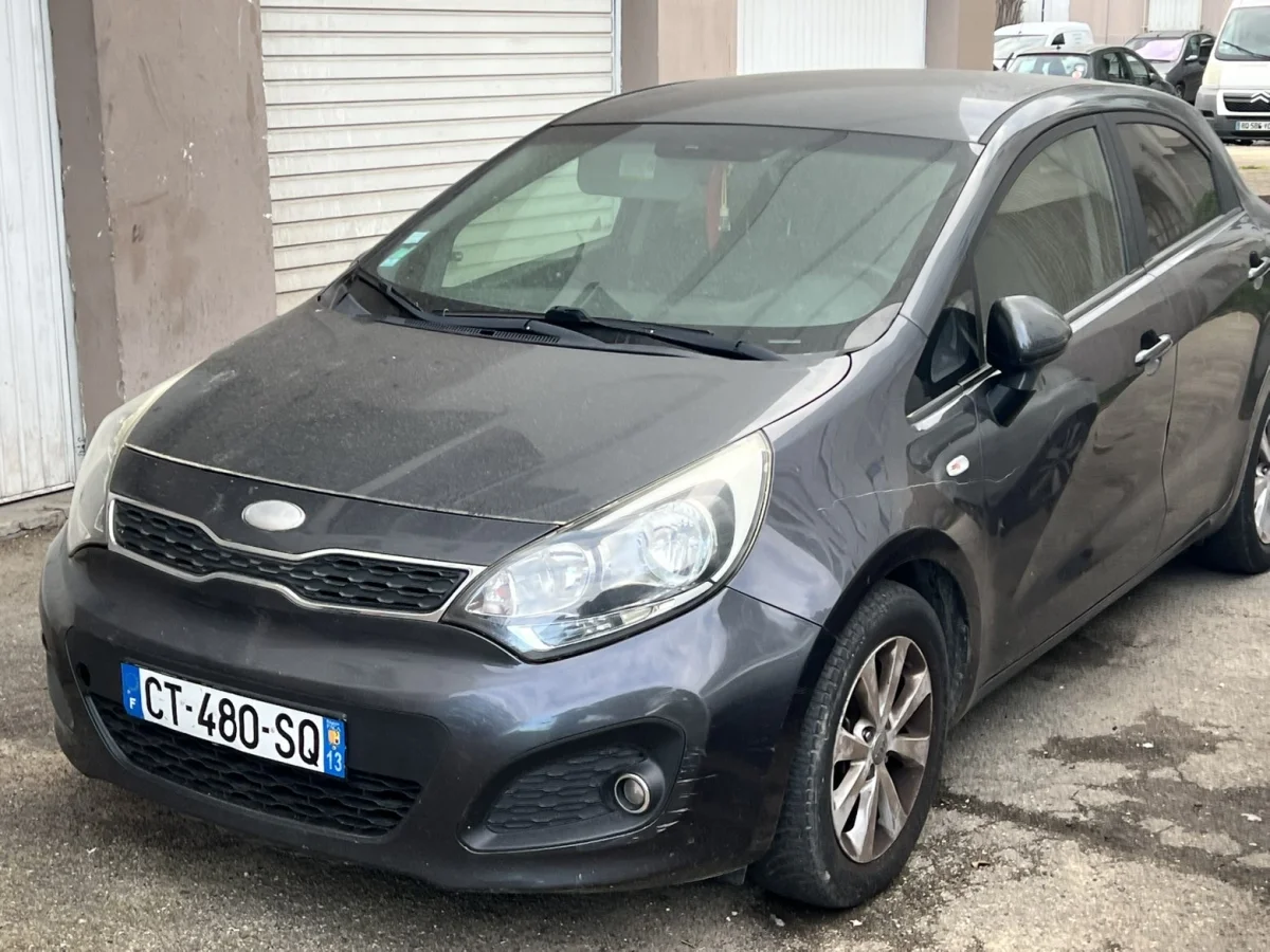 Kia Rio 2013 - Essence Manuelle 220000km - Vue 2