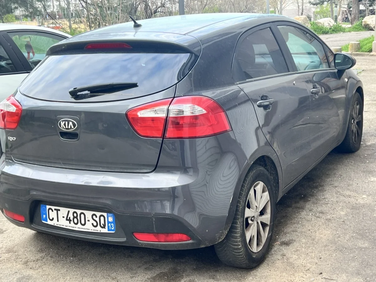 Kia Rio 2013 - Essence Manuelle 220000km - Vue 3