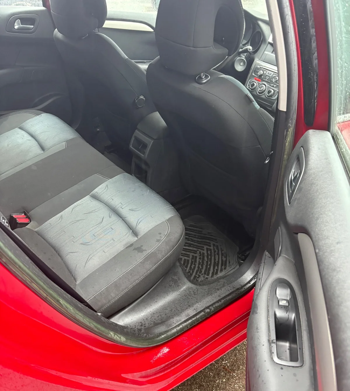 Citroën C4 2013 - 1.6 HDi 110, Bon État - Vue 4