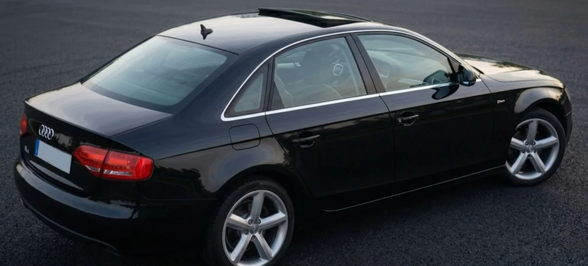 Audi A4 2010 - S-line, Toit Ouvrant, 238k km - Vue 3