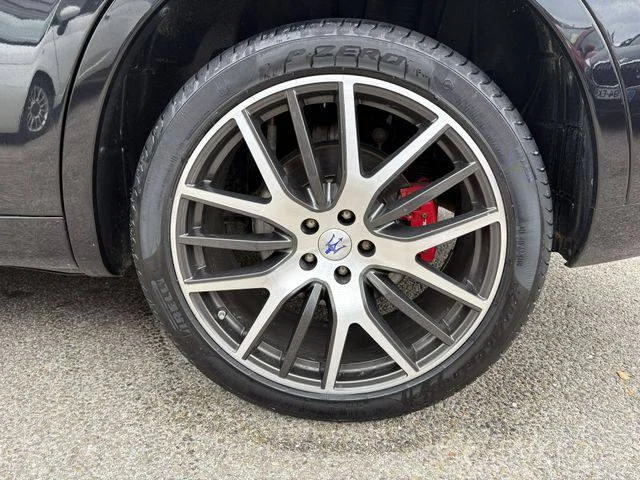 Maserati Levante — photo 8