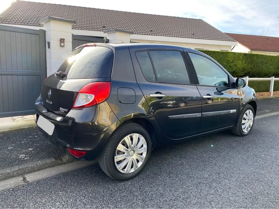 Renault Clio - Noir métal - Première main - Vue 3