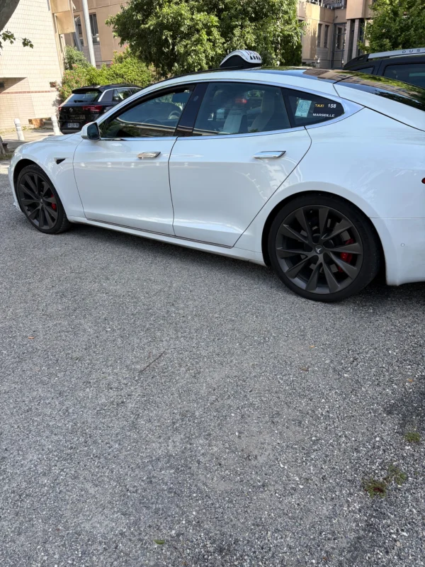 tesla model s raven de 2019