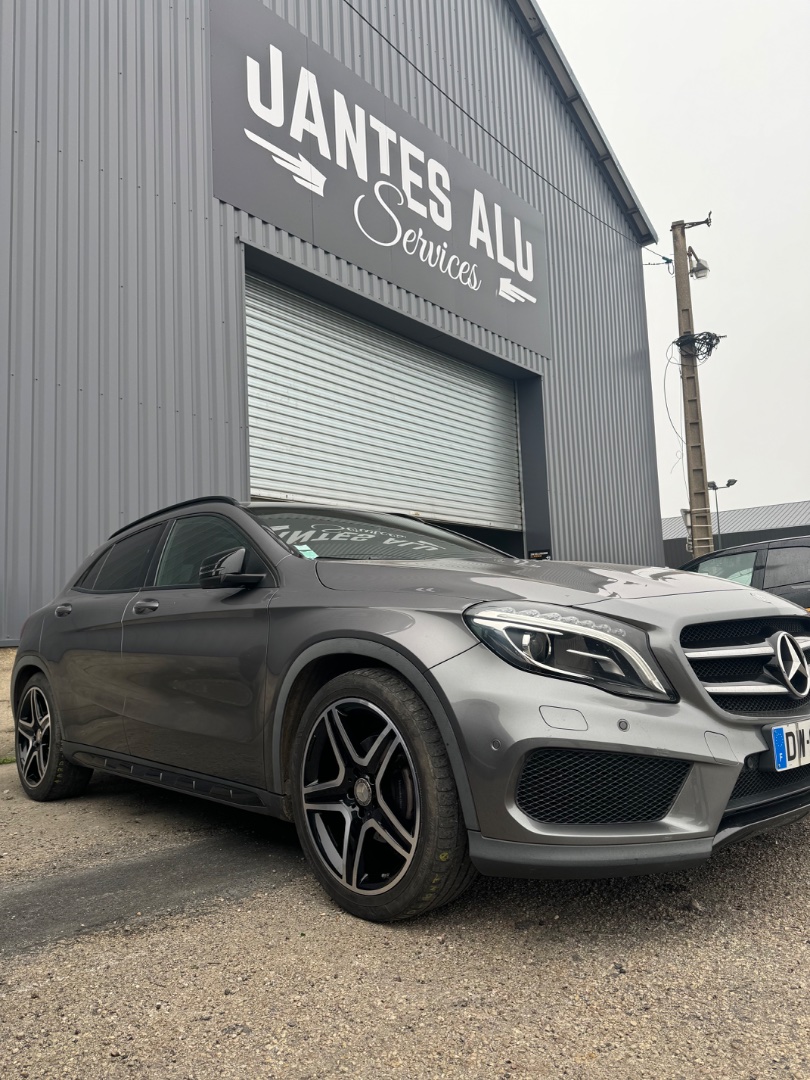 Mercedes GLA AMG Line Essence - très bon état 