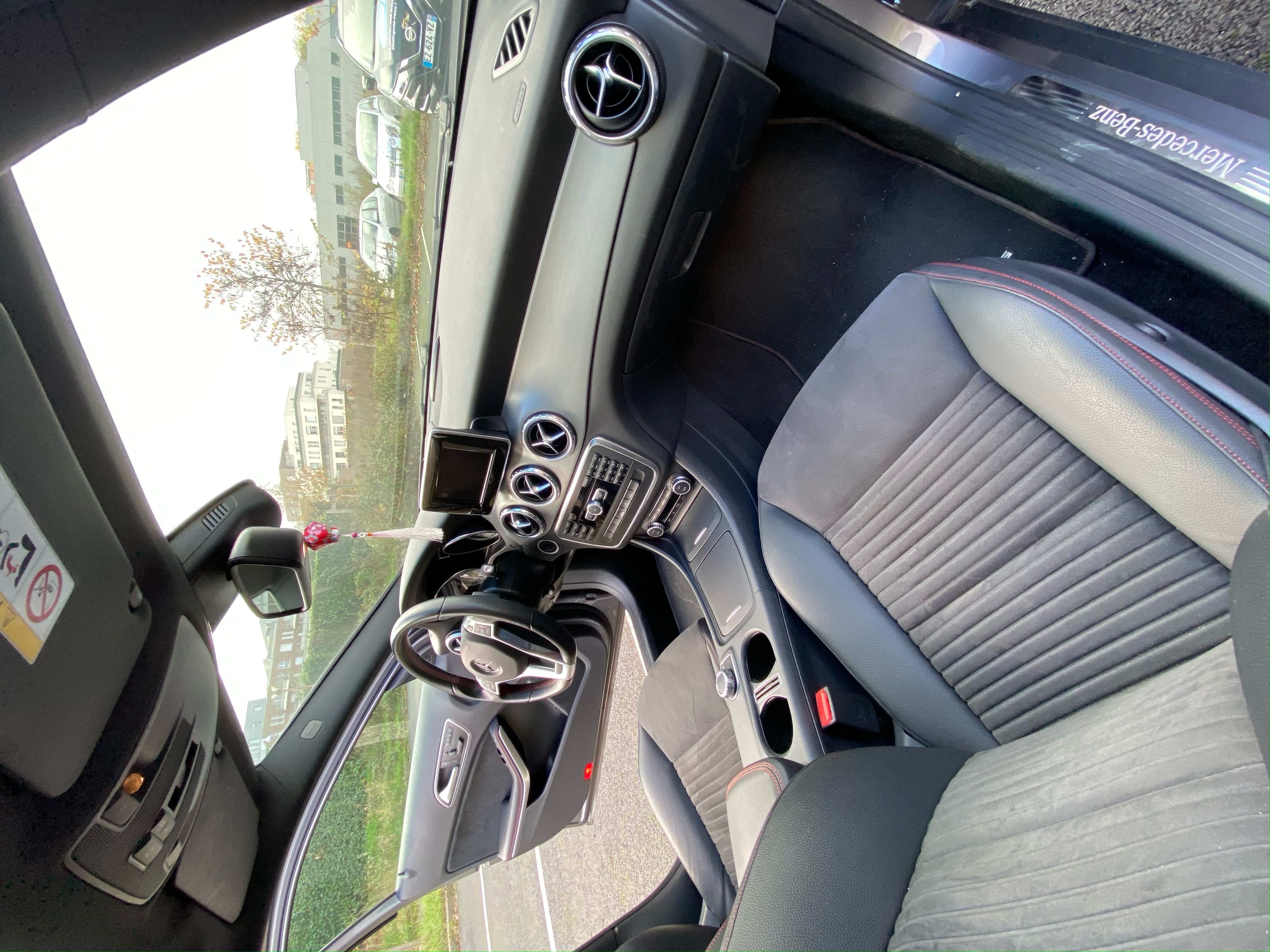Mercedes GLA AMG Line Essence - très bon état 
