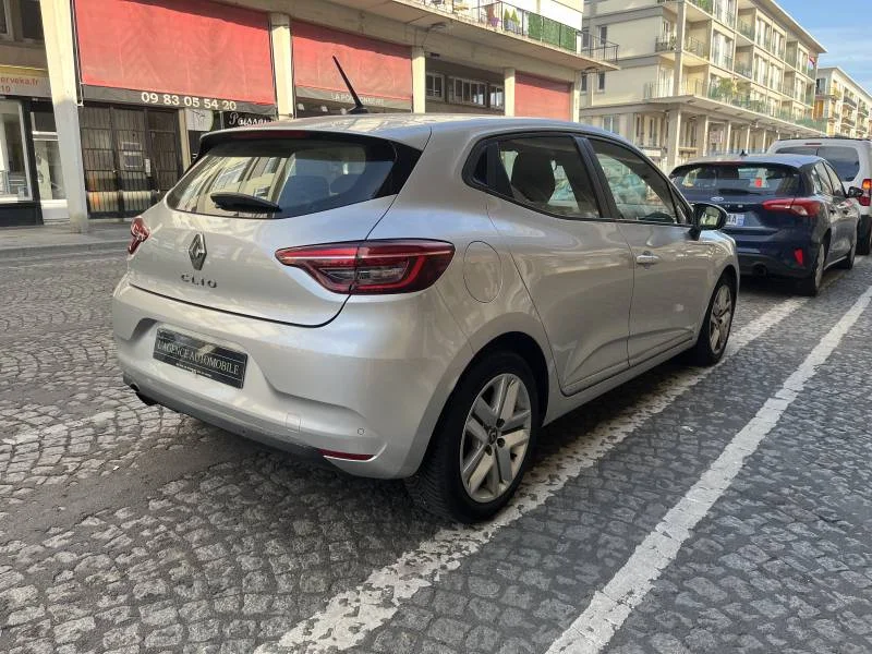 Renault Clio — photo 3