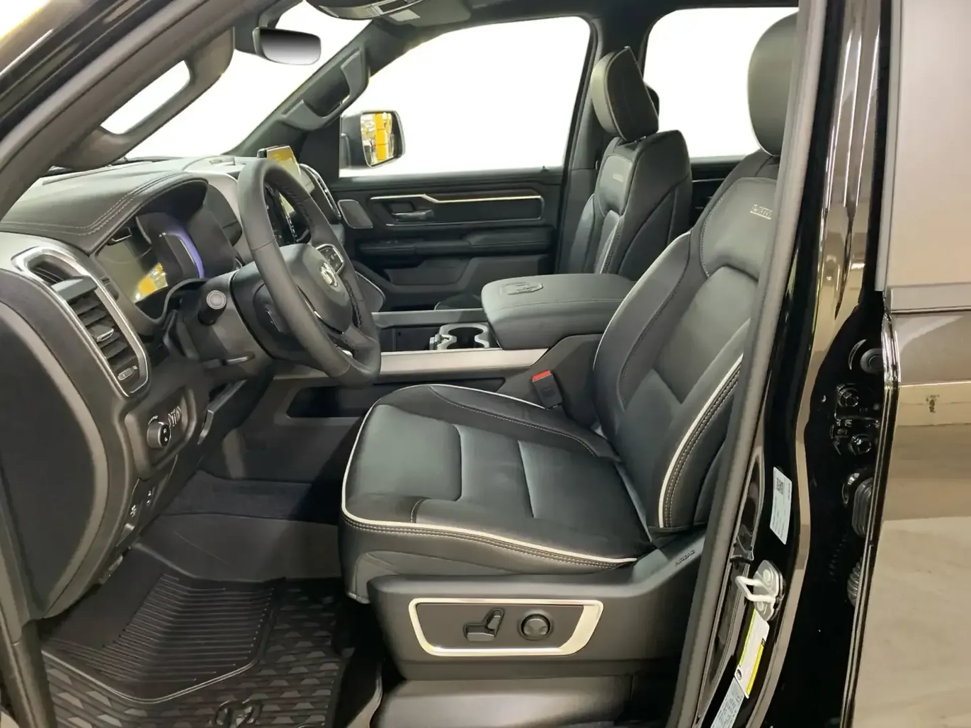 Dodge Ram — photo 9
