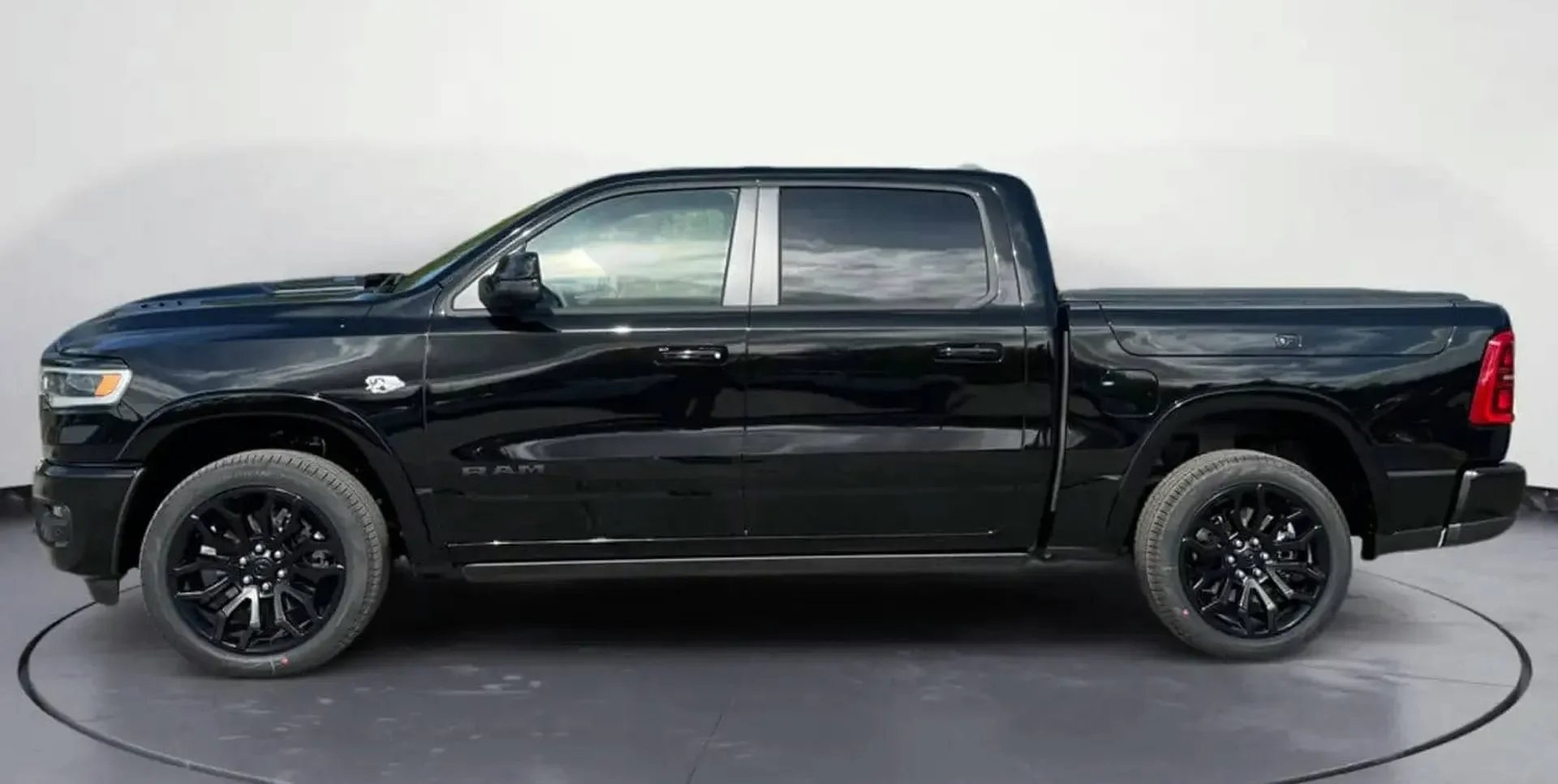 Dodge Ram — photo 11