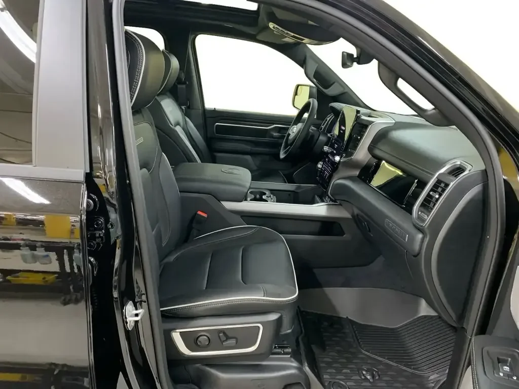 Dodge Ram — photo 15
