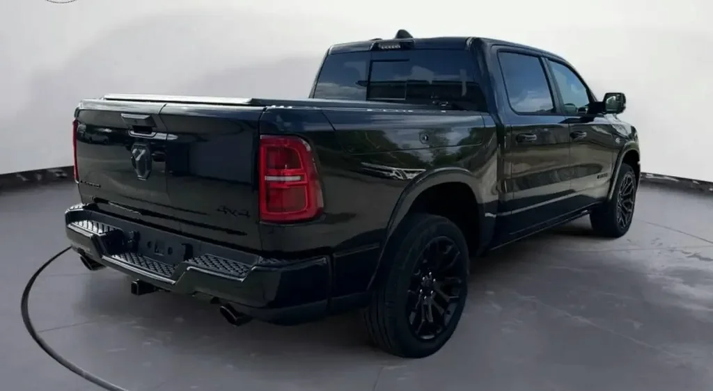 Dodge Ram — photo 12